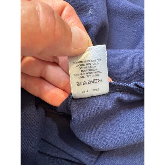 FIGS 2 pocket Scrubs Top; Technical Collection; Size L; Blue - Picture 8 of 8